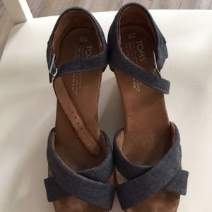 Toms wedges